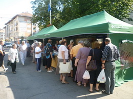Redeschiderea expoziţiei cu vânzare „Produs în Bucovina”, Palatul Administrativ Suceava 27-28 august 2011